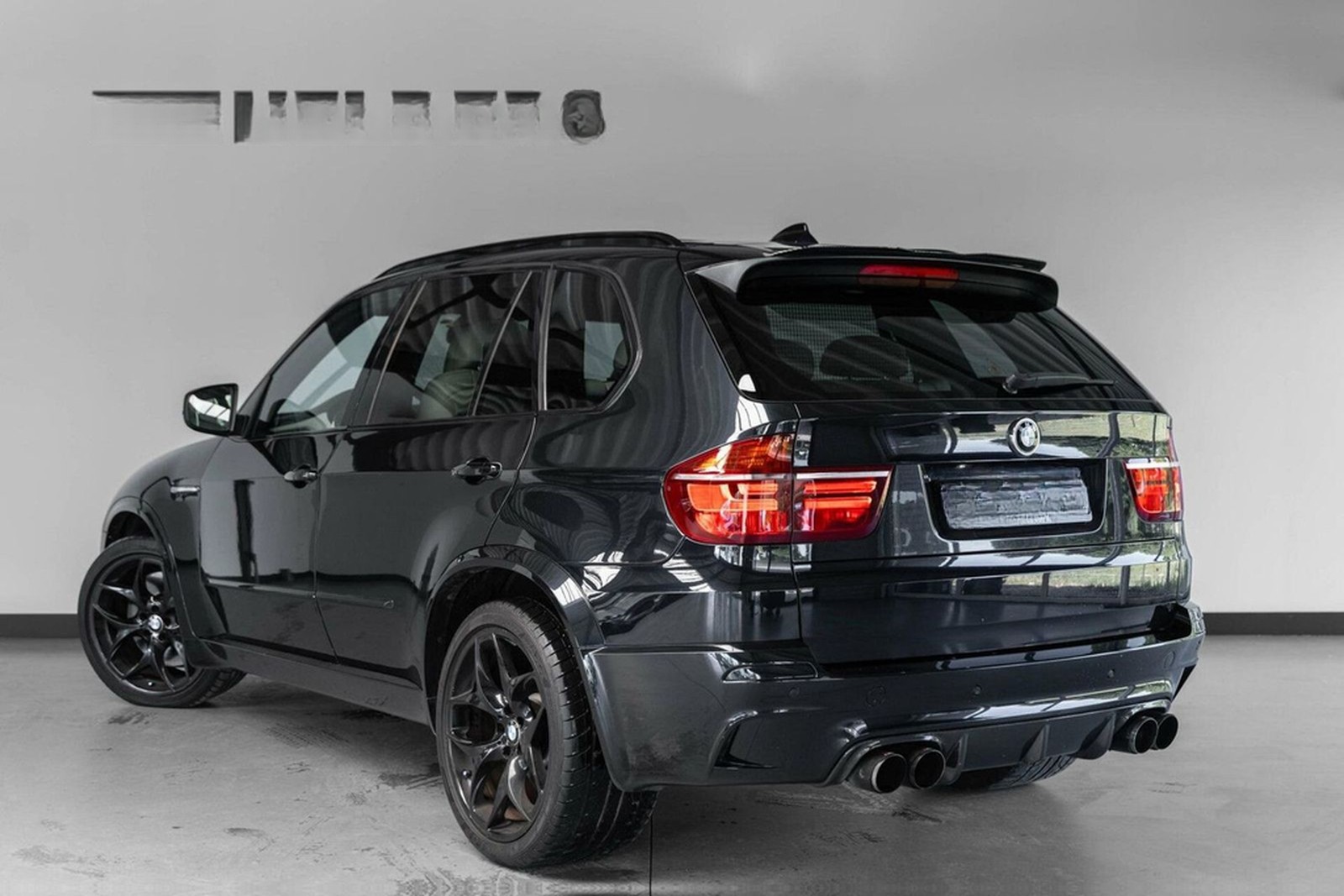 BMW X5 4.4i M 556 PK Akrapovic Full Option foto 2