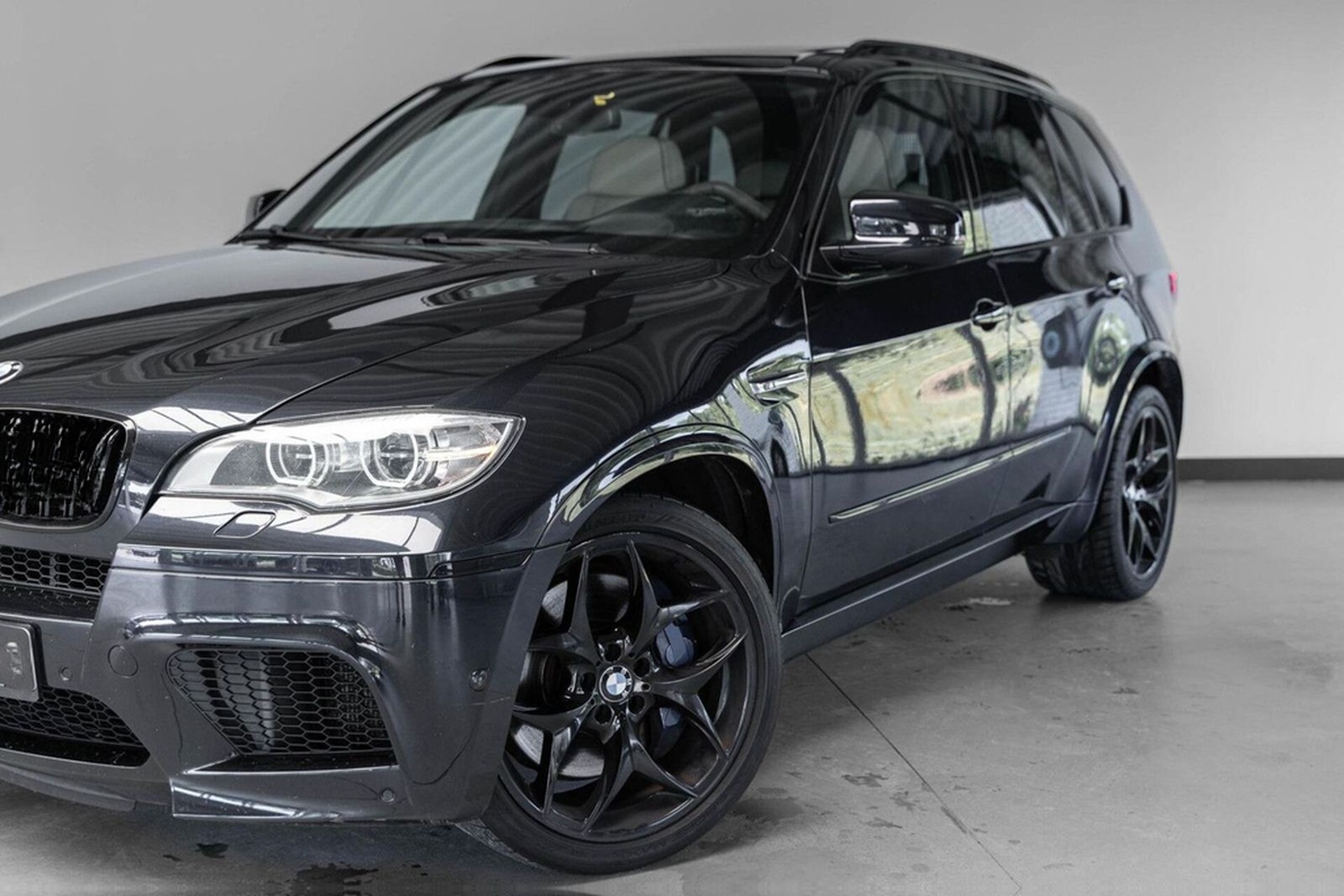 BMW X5 4.4i M 556 PK Akrapovic Full Option foto 26
