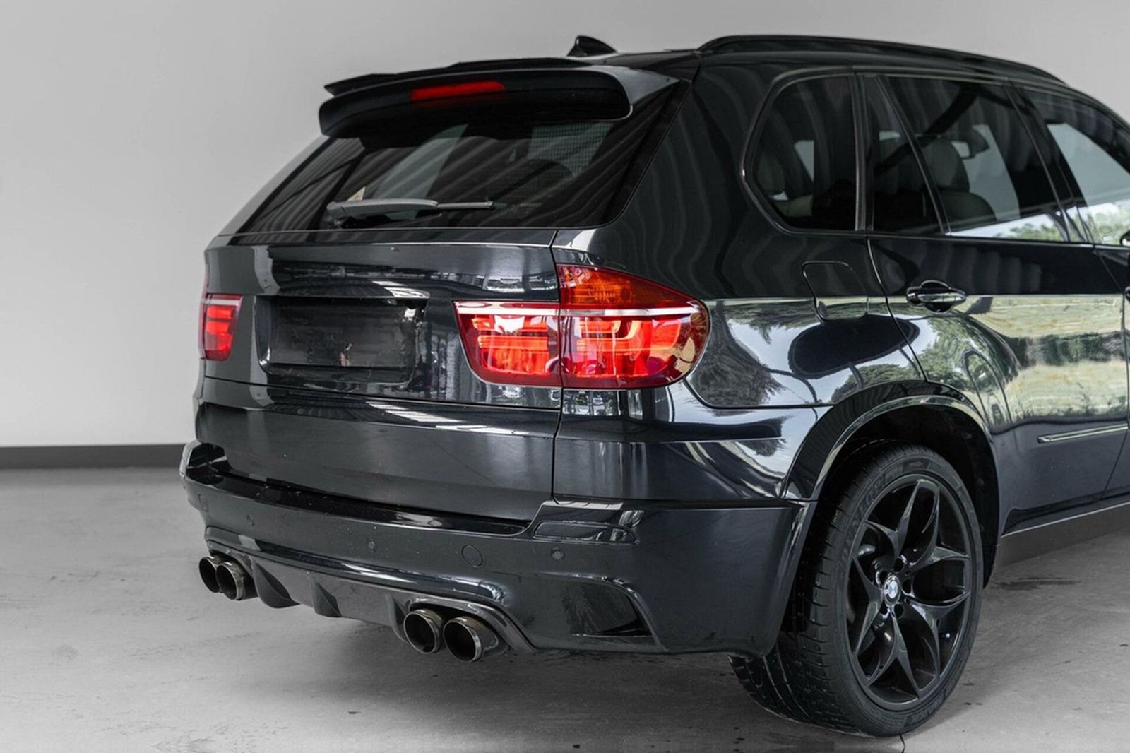 BMW X5 4.4i M 556 PK Akrapovic Full Option foto 37