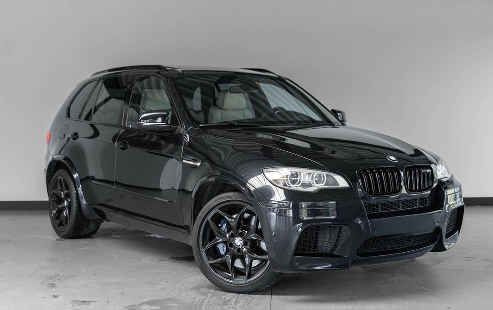 BMW X5 4.4i M 556 PK Akrapovic Full Option foto 5