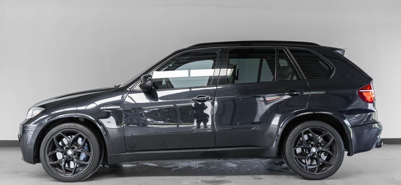 BMW X5 4.4i M 556 PK Akrapovic Full Option foto 42
