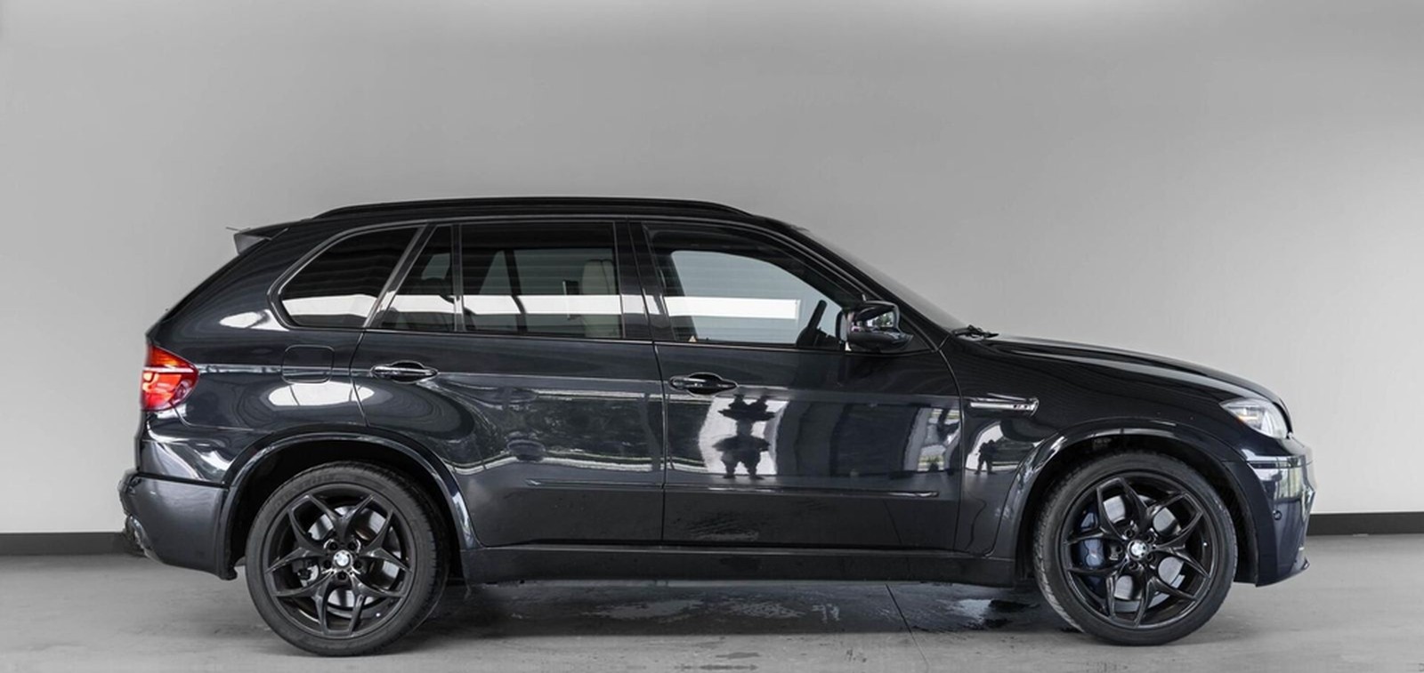 BMW X5 4.4i M 556 PK Akrapovic Full Option foto 43