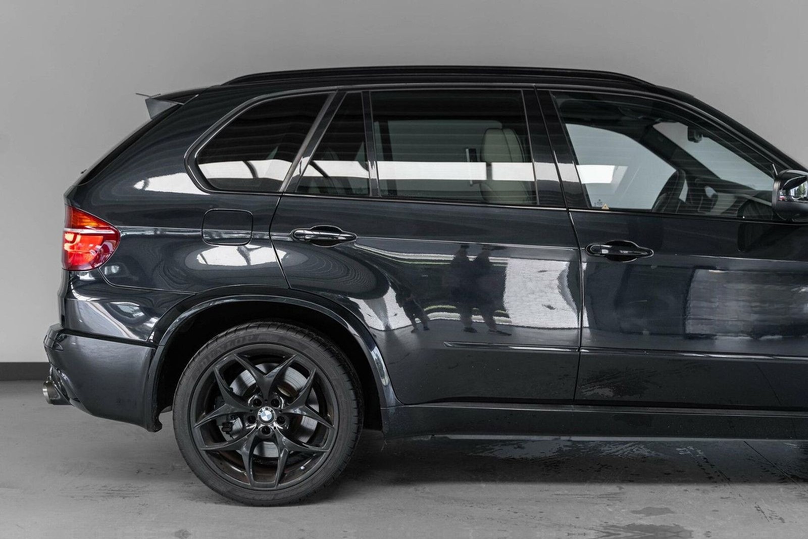BMW X5 4.4i M 556 PK Akrapovic Full Option foto 44
