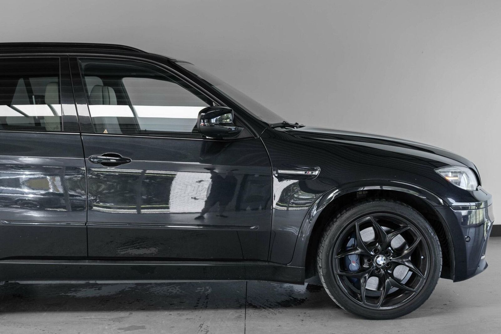 BMW X5 4.4i M 556 PK Akrapovic Full Option foto 45