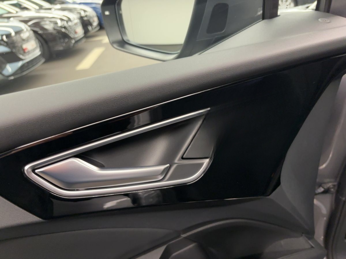 Audi Q4 Sportback 45 e-tron 210 kW foto 17