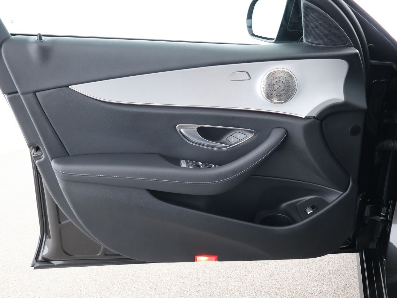 Mercedes-Benz E 300 de 4M T Avantgarde AHK HUD Night Pano 360° foto 13