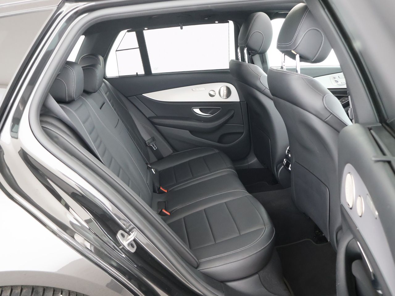 Mercedes-Benz E 300 de 4M T Avantgarde AHK HUD Night Pano 360° foto 10