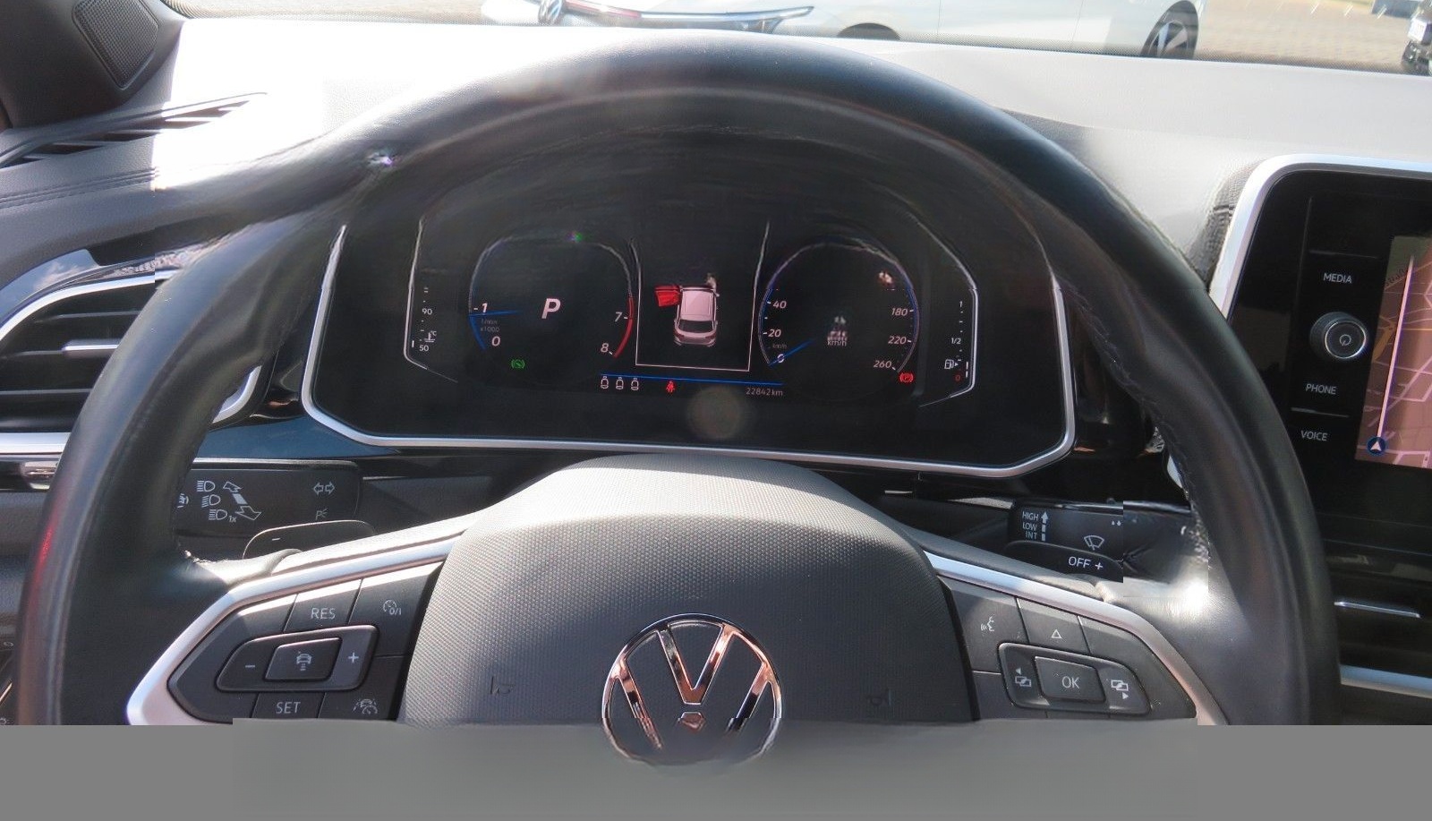Volkswagen T-Roc 1.5 TSI DSG R-Line foto 13