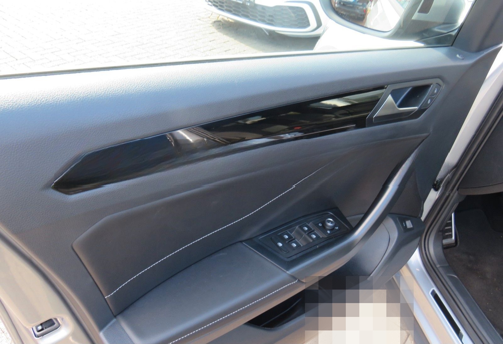 Volkswagen T-Roc 1.5 TSI DSG R-Line foto 15
