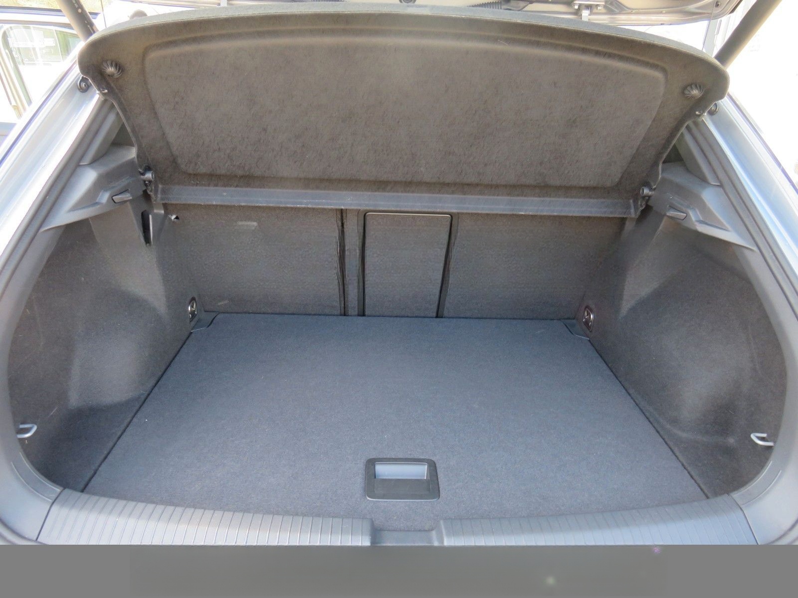 Volkswagen T-Roc 1.5 TSI DSG R-Line foto 7