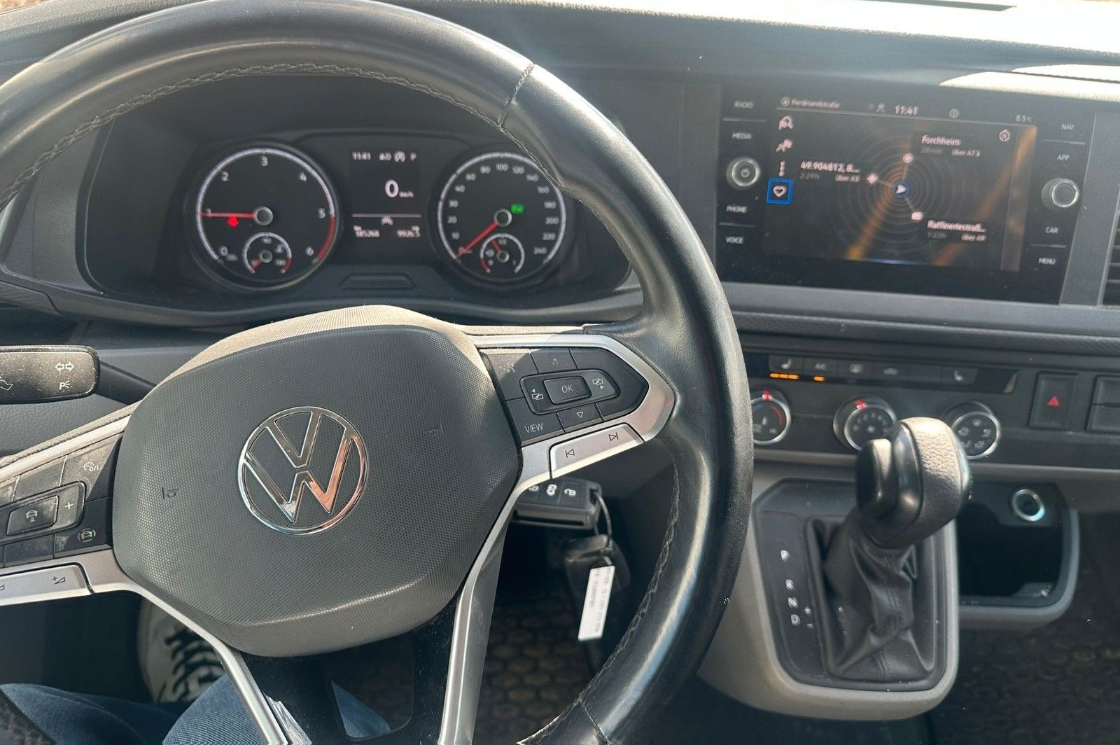 Volkswagen T6.1 Transporter DSG Navi LED ACC Flügeltür SHZ foto 9