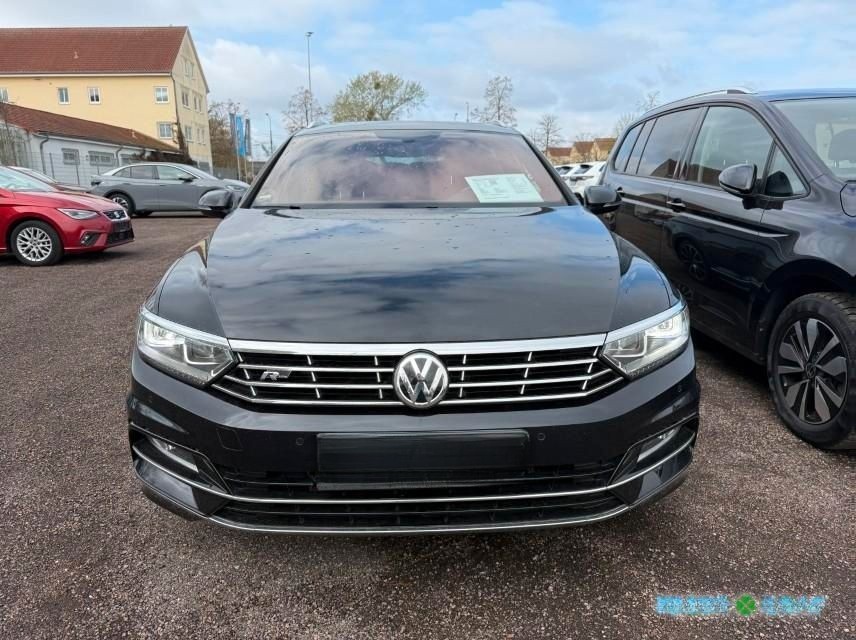 Volkswagen Passat Variant R-Line 1.8 DSG/LED/PANO/AHK/NAVI foto 2
