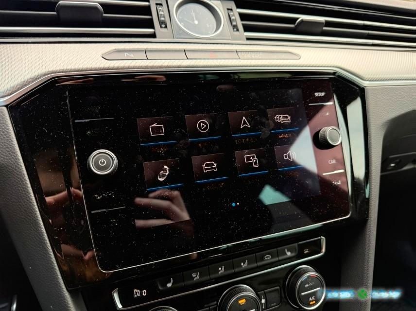 Volkswagen Passat Variant R-Line 1.8 DSG/LED/PANO/AHK/NAVI foto 12