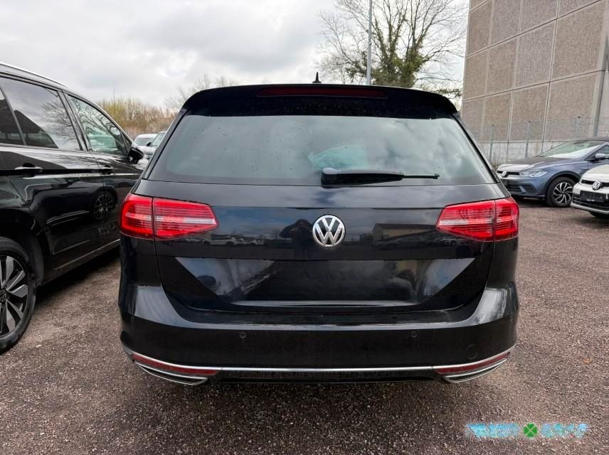 Volkswagen Passat Variant R-Line 1.8 DSG/LED/PANO/AHK/NAVI foto 4