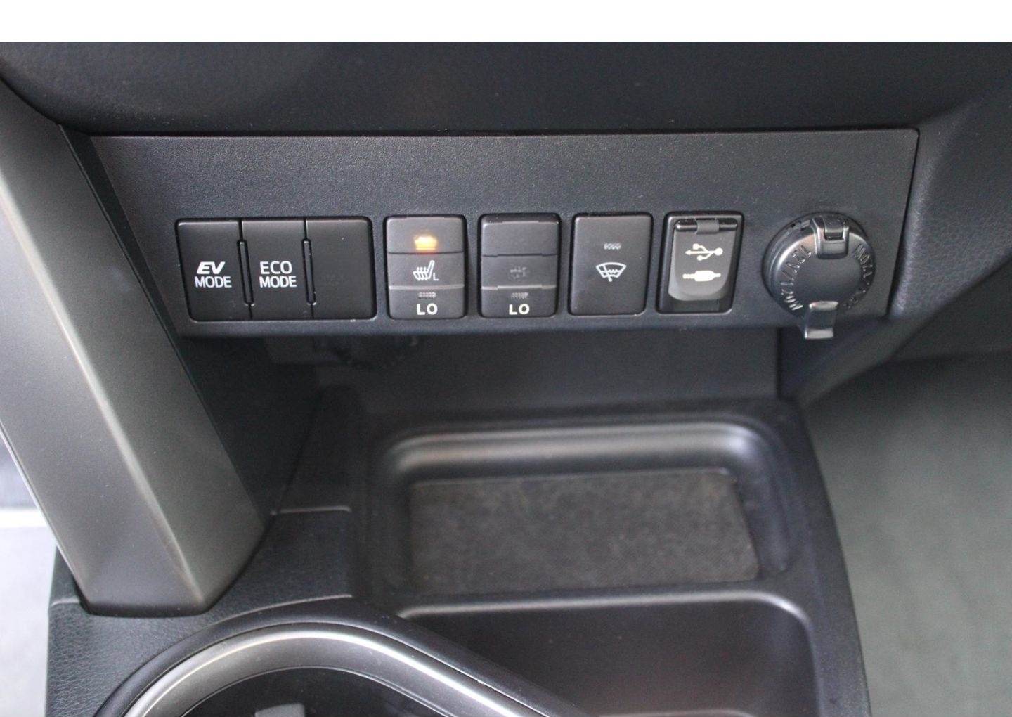 Toyota RAV 4 HYBRID+STYLE+SELECTION-EDTITION-S+GJ-RÄDER foto 13