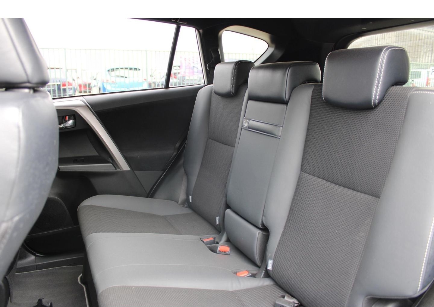 Toyota RAV 4 HYBRID+STYLE+SELECTION-EDTITION-S+GJ-RÄDER foto 10