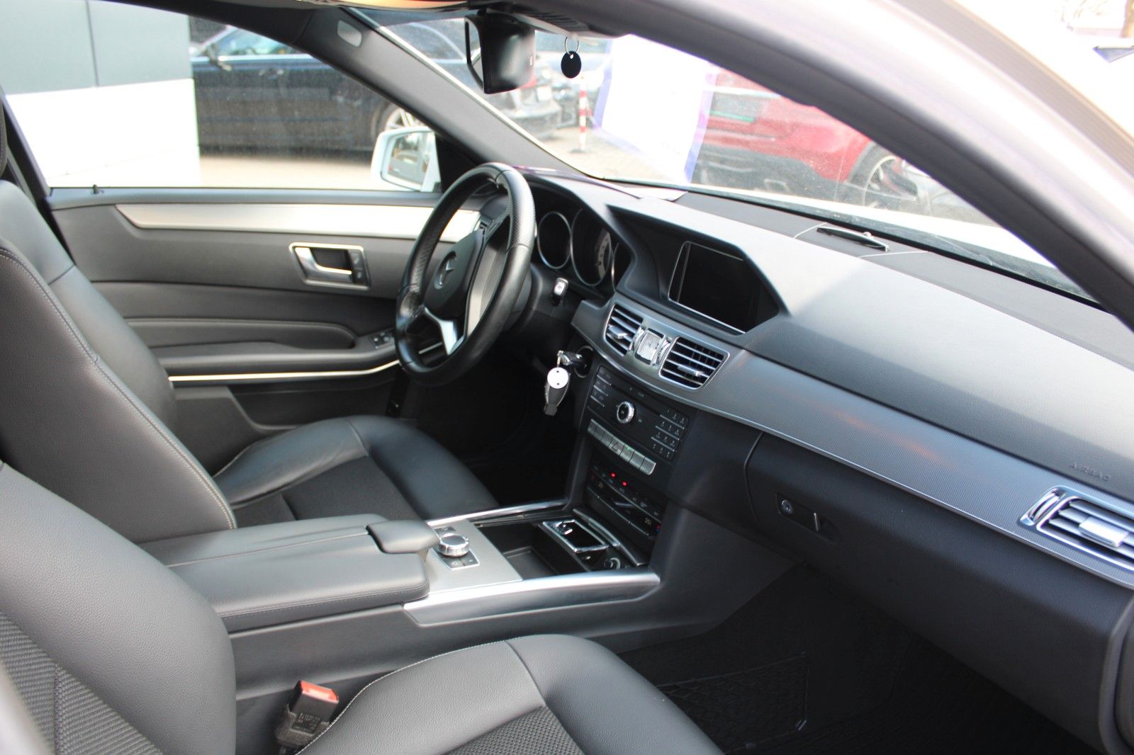 Mercedes-Benz E 200 T-Modell CGI BlueEff.*LED/SHZ/NAV* foto 7