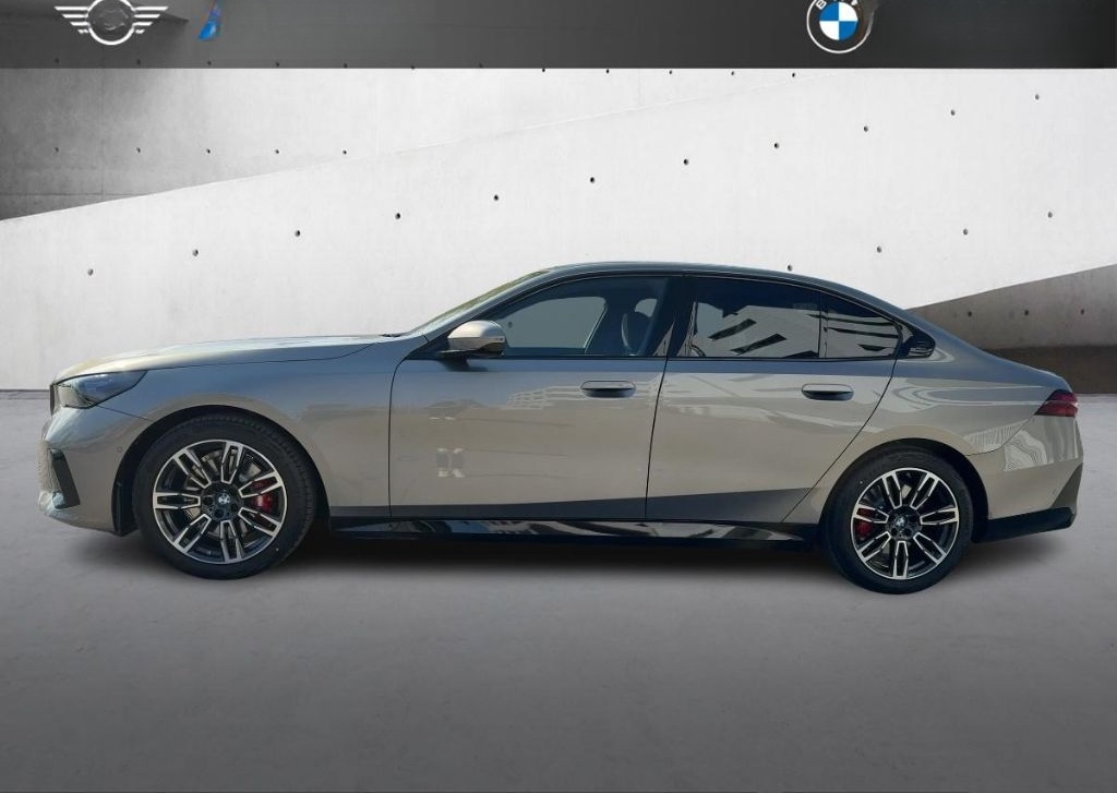BMW 520 d xDrive Lim. M Sport HiFi-H&K HUD LED foto 2