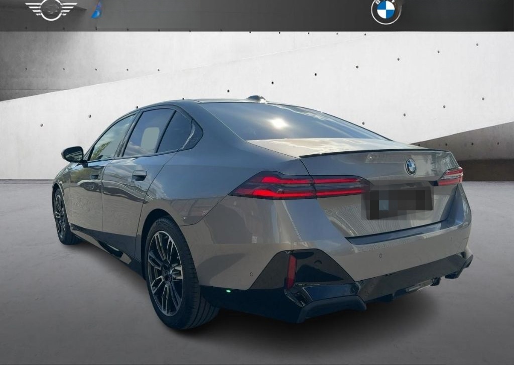 BMW 520 d xDrive Lim. M Sport HiFi-H&K HUD LED foto 3