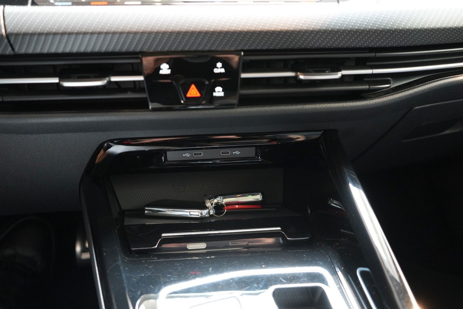 Volkswagen Golf 2.0 TSI 4Motion DSG R *LED*Virtual*Pano* foto 18