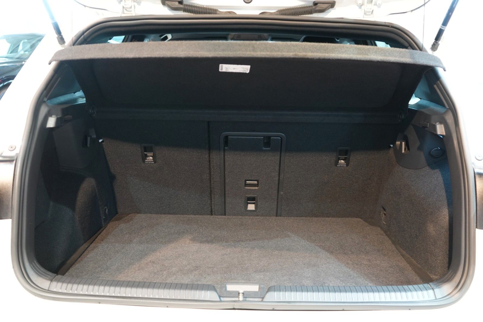 Volkswagen Golf 2.0 TSI 4Motion DSG R *LED*Virtual*Pano* foto 5