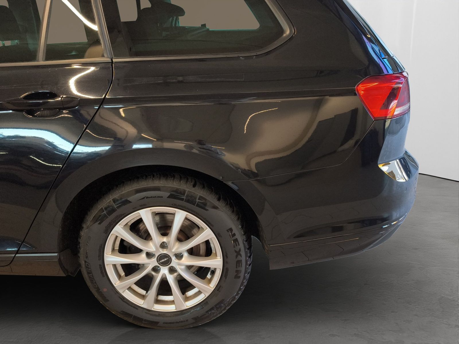 Volkswagen Passat Variant 2.0 TDI LED NAVI AHK ACC SHZ PDC foto 10