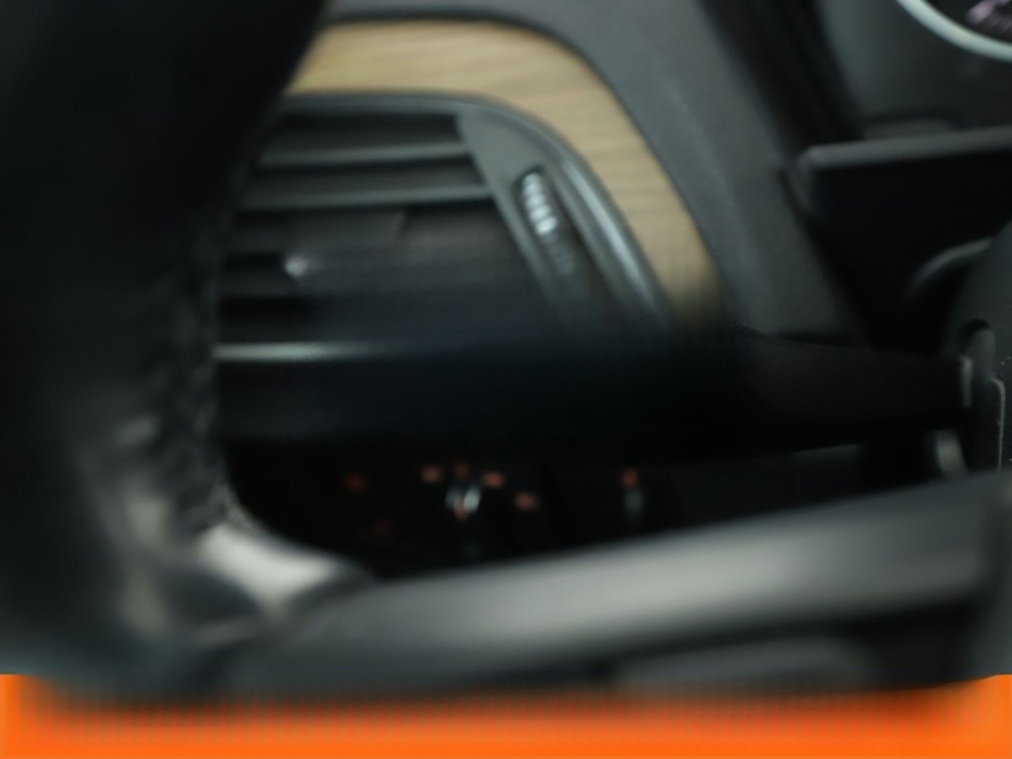 BMW 2er 218d M Sport Aut.*NAVI*TEMPO*PDC*LIM*SHZ* foto 26