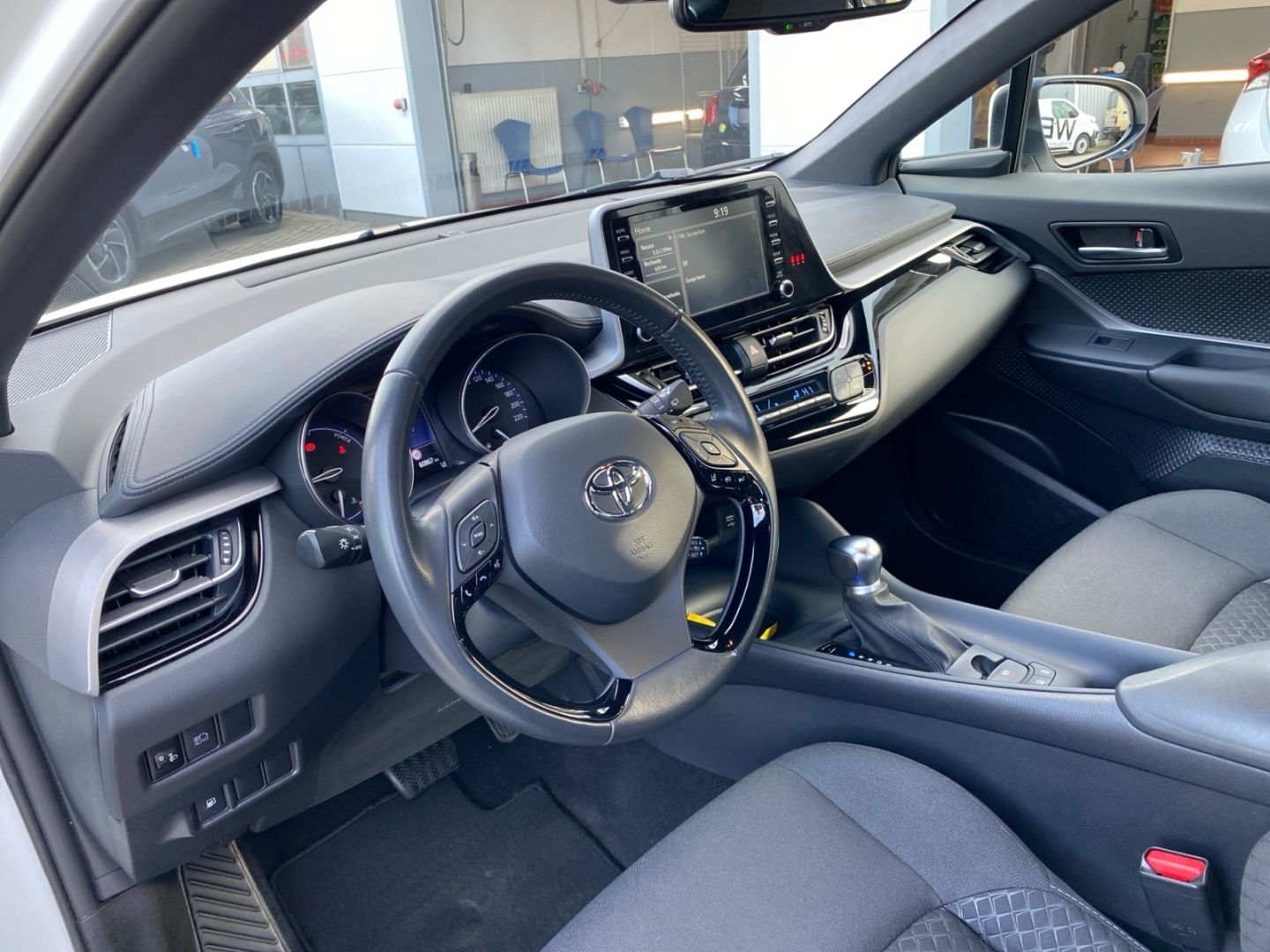 Toyota C-HR 1.8 Hybrid Flow *LED*SHZ*SmartKey*PDC*RCam* foto 14