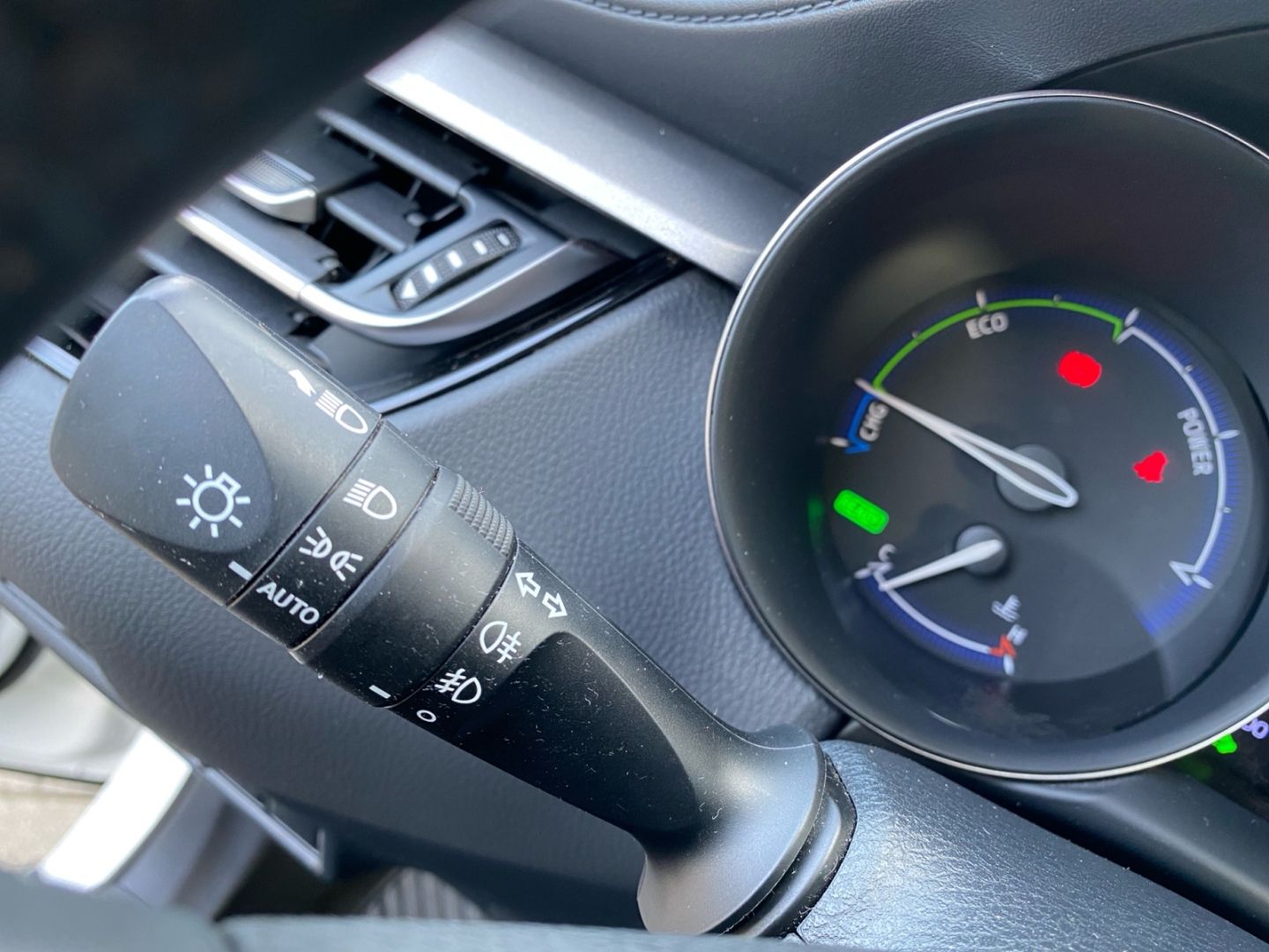 Toyota C-HR 1.8 Hybrid Flow *LED*SHZ*SmartKey*PDC*RCam* foto 24