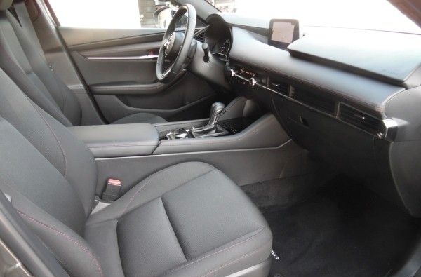 Mazda 3 2.0 e-SKY. G 122 M Hybrid Drive Homura foto 10