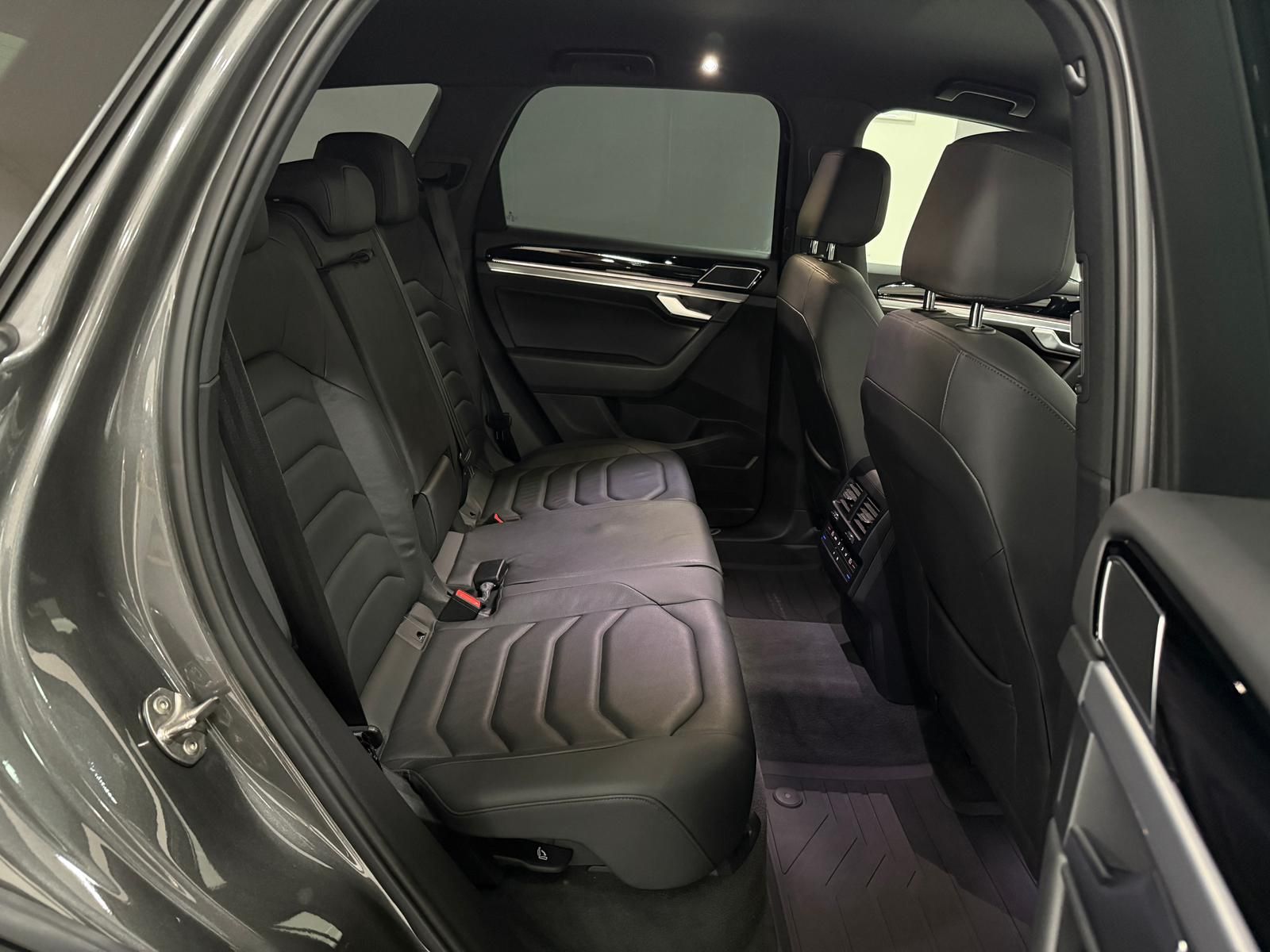 Volkswagen Touareg R-Line Black Style 4M V6 TDI *AHK*KAM* foto 23