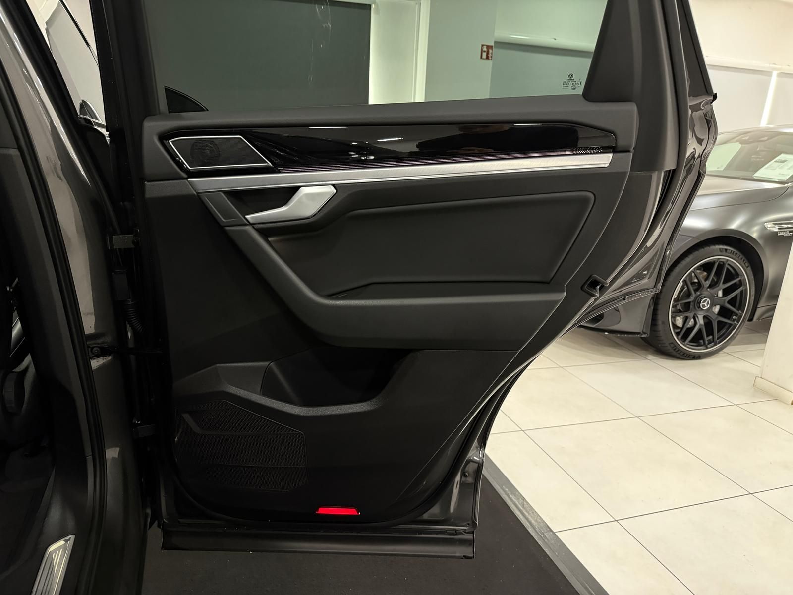 Volkswagen Touareg R-Line Black Style 4M V6 TDI *AHK*KAM* foto 24