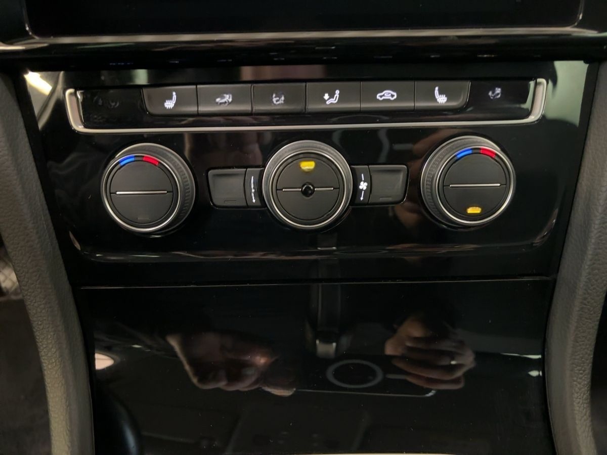 Volkswagen Golf VII Variant 2.0 TDI DSG Highline ACC Kamera foto 12