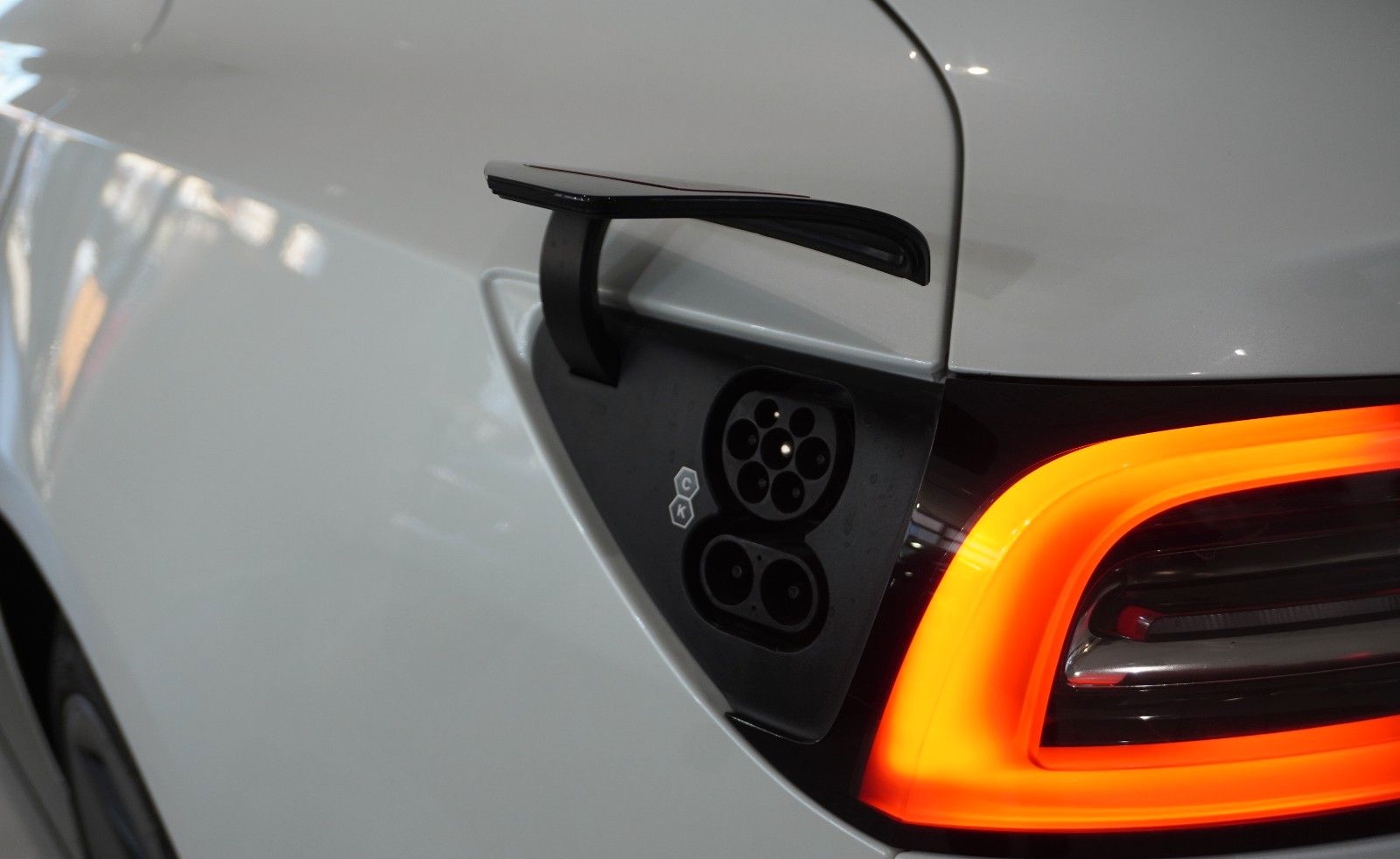Tesla Model 3 LONGRANGE DUAL-MOTOR NAVI/KAMERA/AMD/AHK foto 11