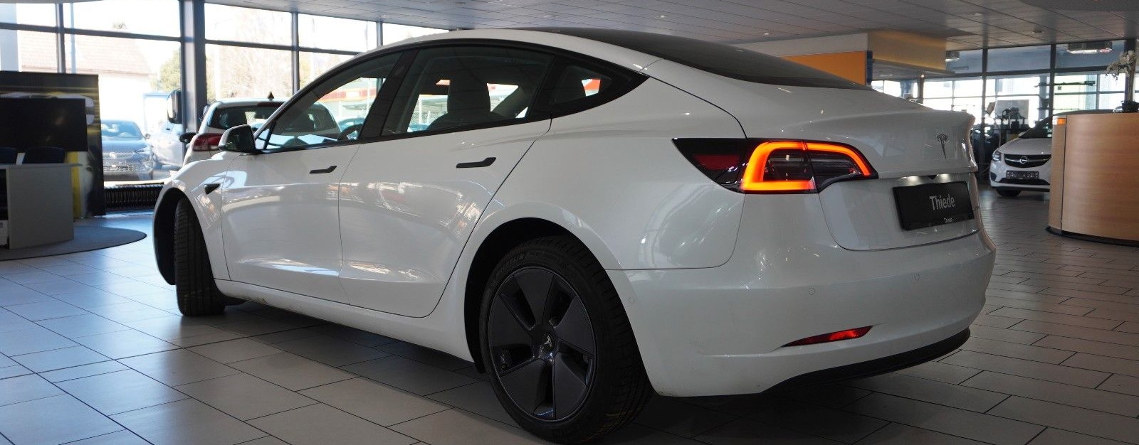Tesla Model 3 LONGRANGE DUAL-MOTOR NAVI/KAMERA/AMD/AHK foto 15