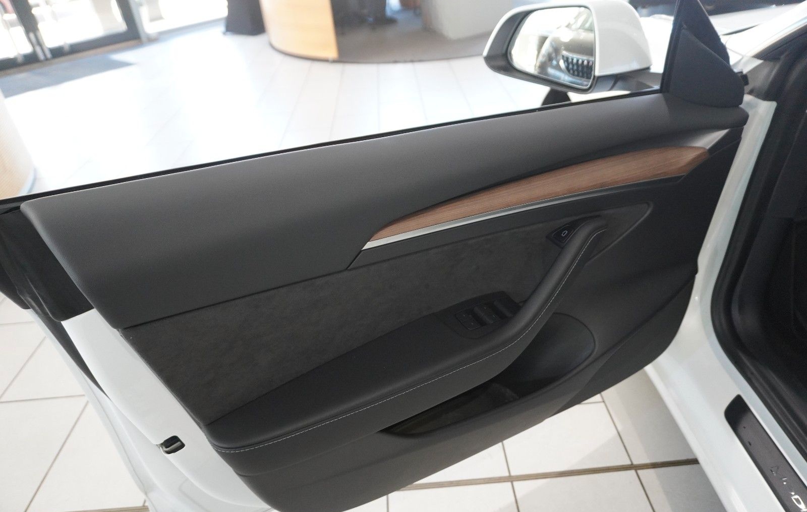 Tesla Model 3 LONGRANGE DUAL-MOTOR NAVI/KAMERA/AMD/AHK foto 18