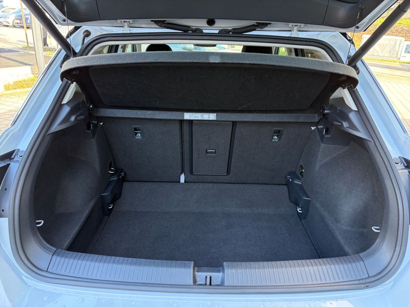 Volkswagen T-Roc*1.5l*United*Navi*LED*SHZ*Parkhilfe foto 9