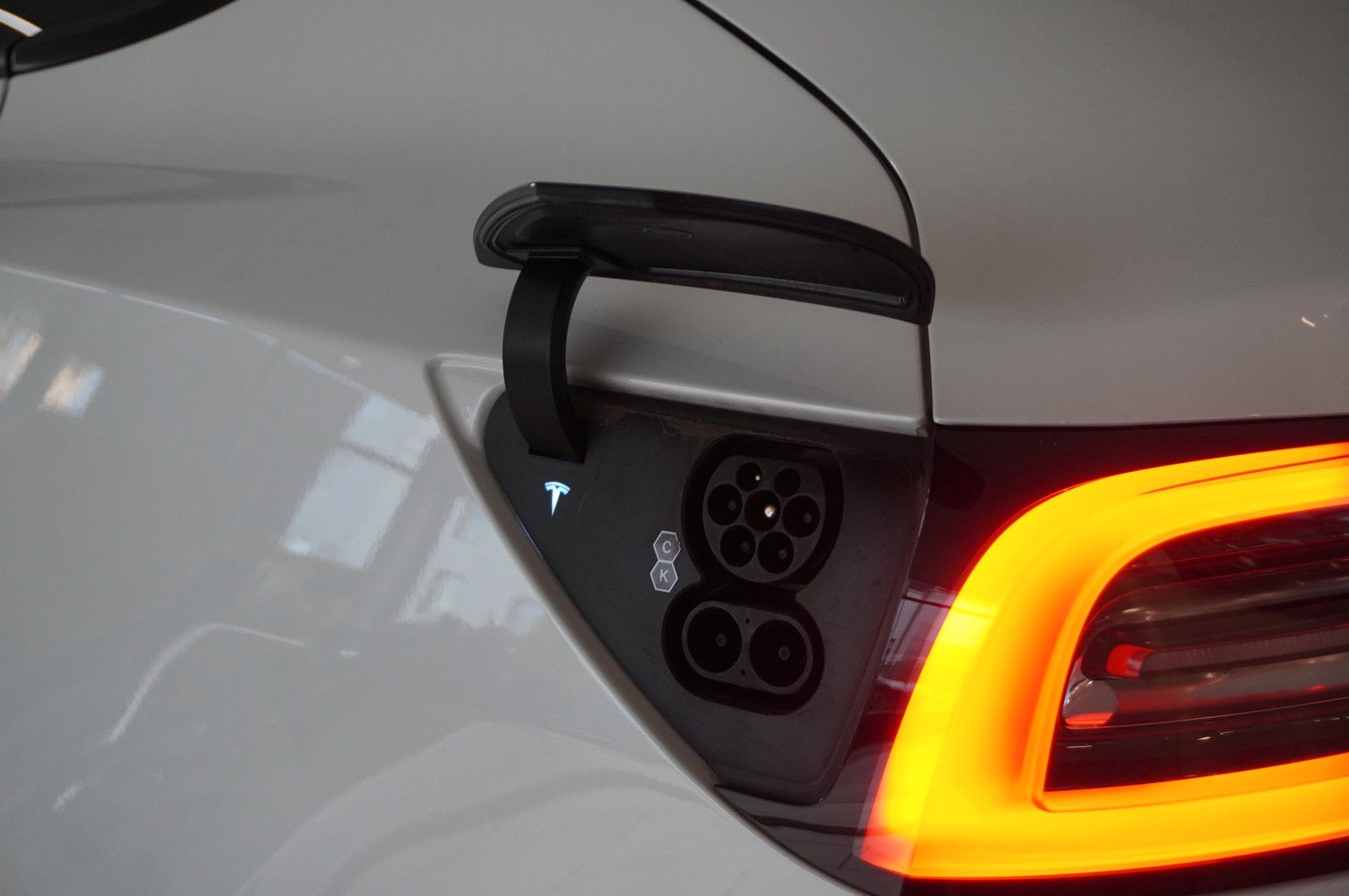 Tesla Model 3 LONGRANGE DUAL-MOTOR NAVI/KAMERA/DAB/AMD foto 11