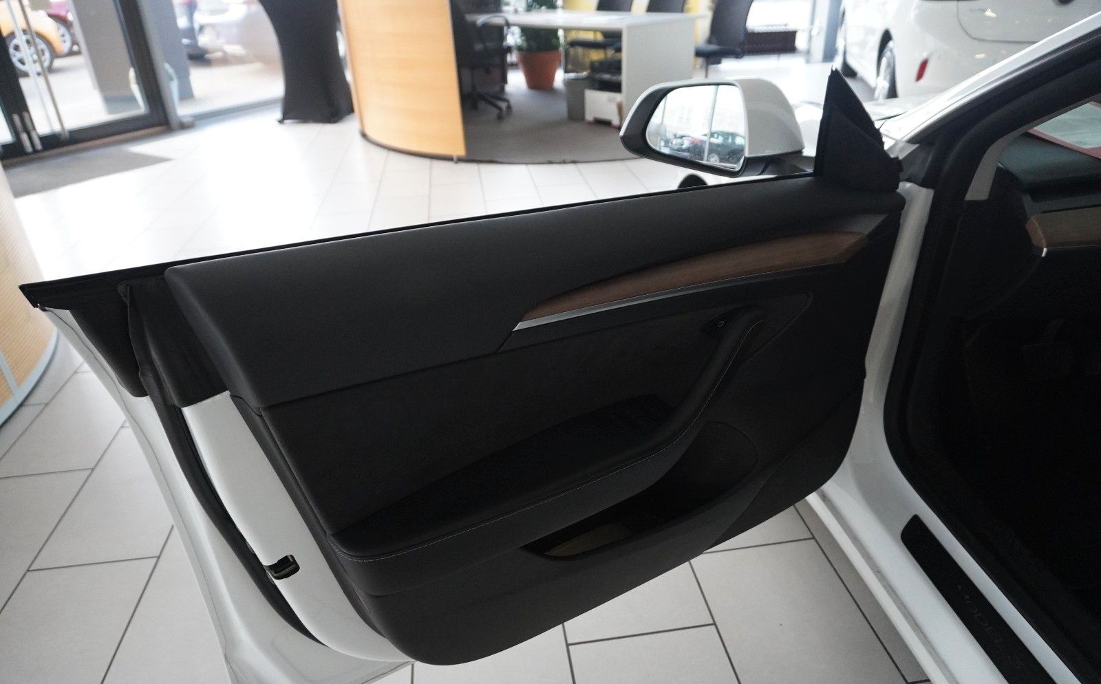 Tesla Model 3 LONGRANGE DUAL-MOTOR NAVI/KAMERA/DAB/AMD foto 16