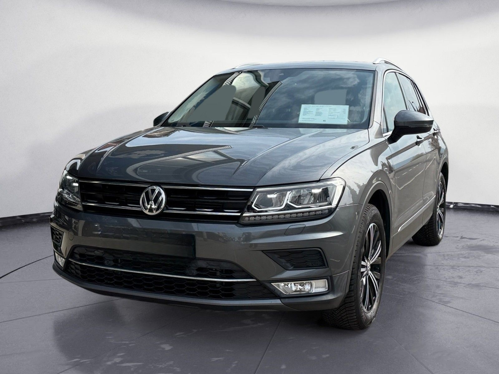 Volkswagen Tiguan Highl. 4M BMT 2,0TSI  DSG foto 2