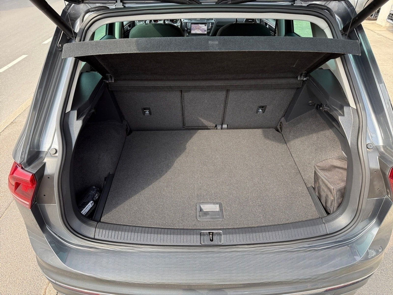 Volkswagen Tiguan Highl. 4M BMT 2,0TSI  DSG foto 13