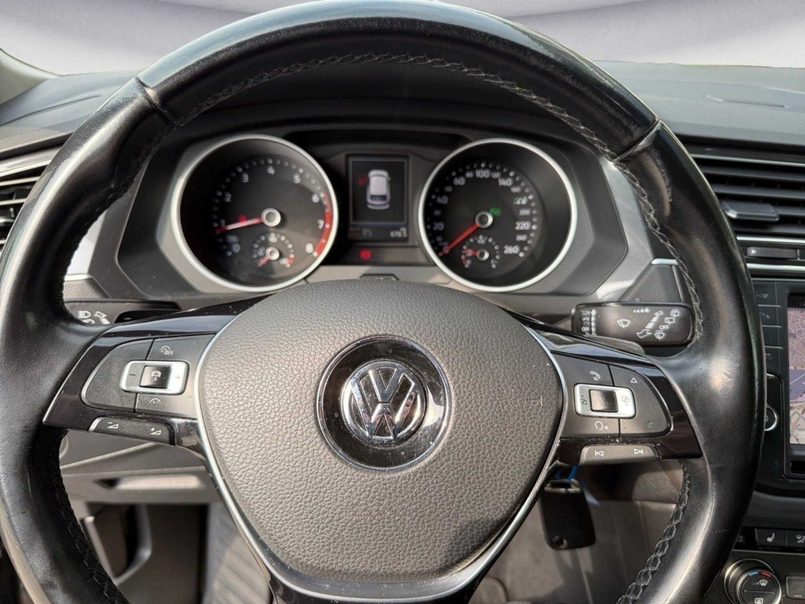 Volkswagen Tiguan Highl. 4M BMT 2,0TSI  DSG foto 10