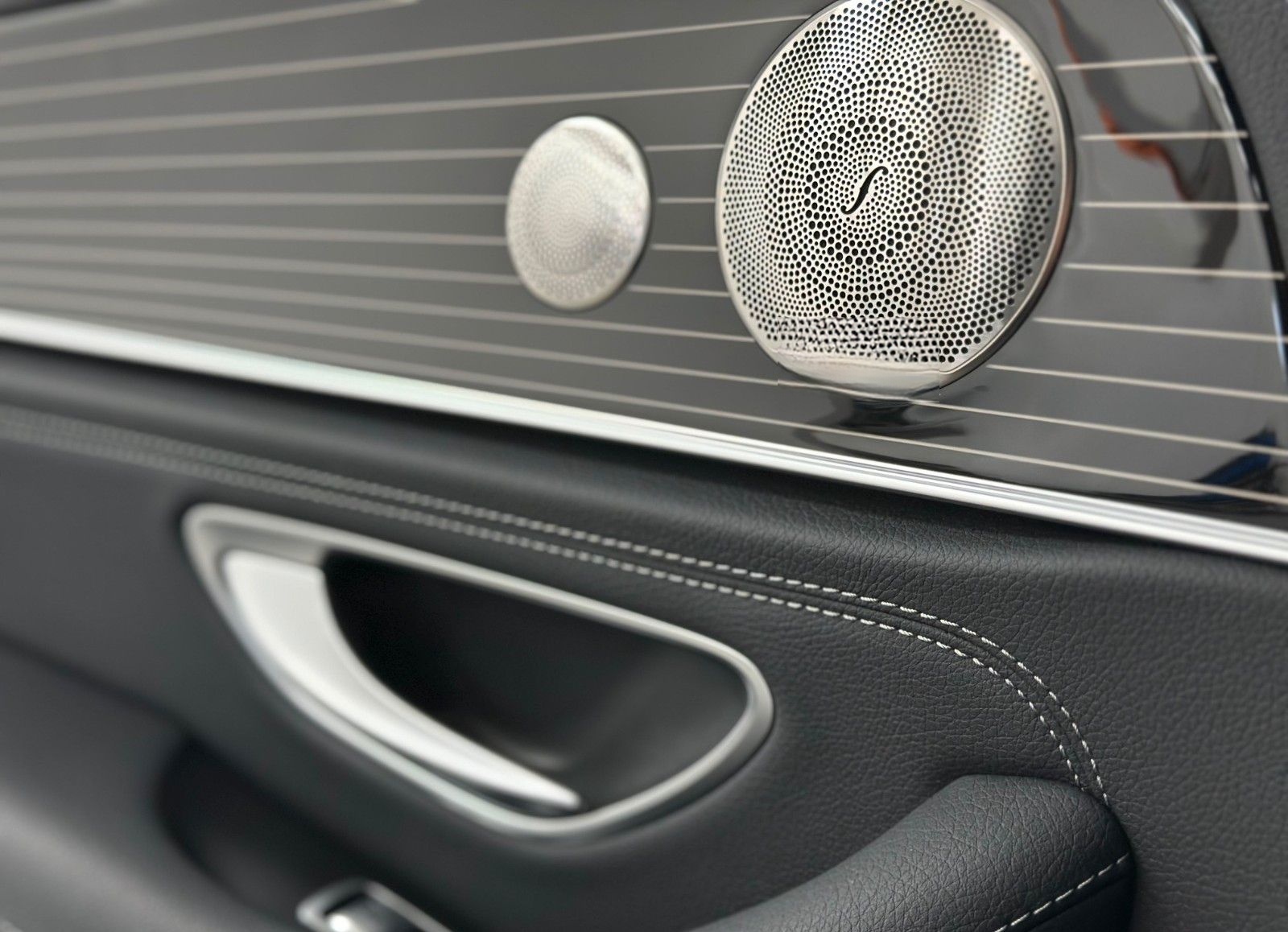 Mercedes-Benz E 300 AMG.WIDE.LEDER.NAVI.KAM.NIGHT.BURMESTER foto 12
