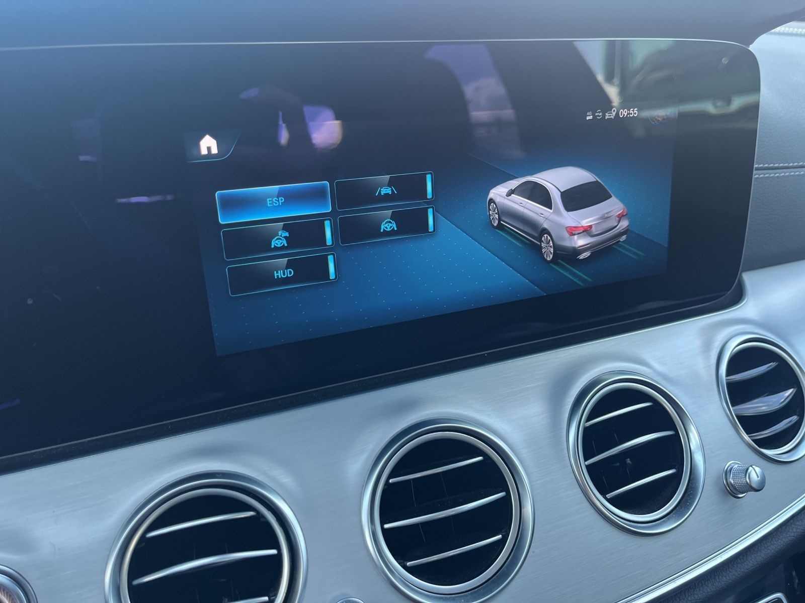 Mercedes-Benz E 220d Lim. 4Matic / AMG-Line /Kamera /Burmester foto 25