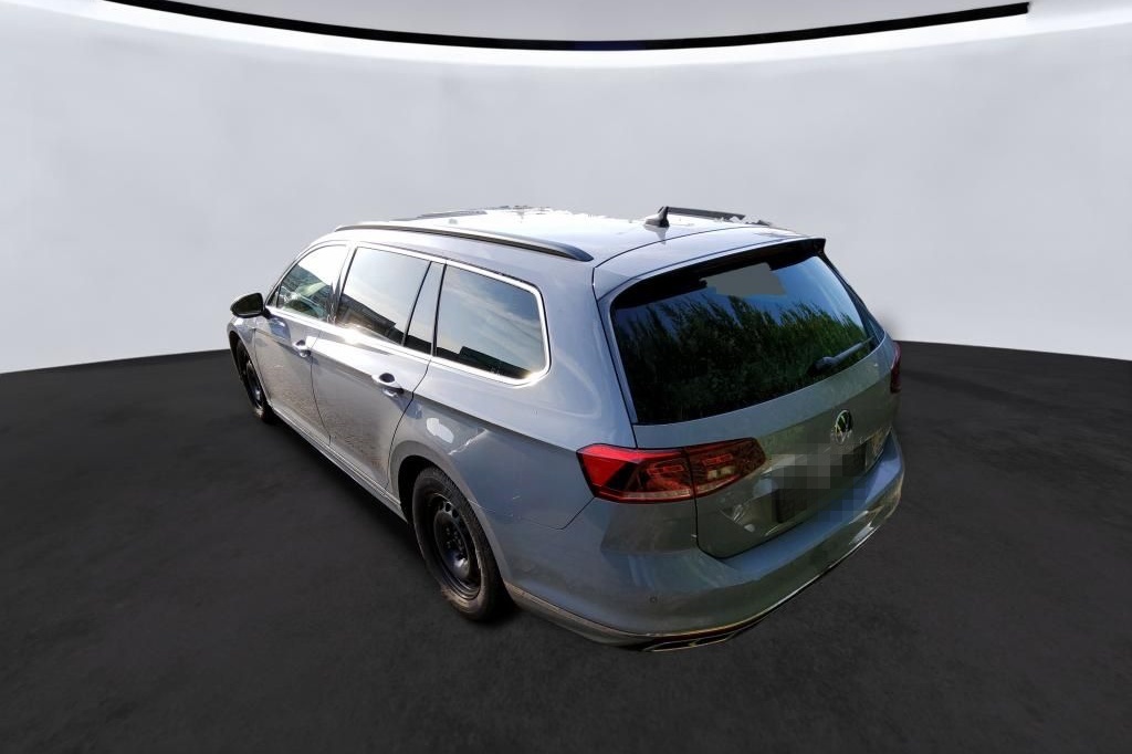 Volkswagen Passat Variant R-Line 4M LED AHK VIRTUAL Kamera foto 2