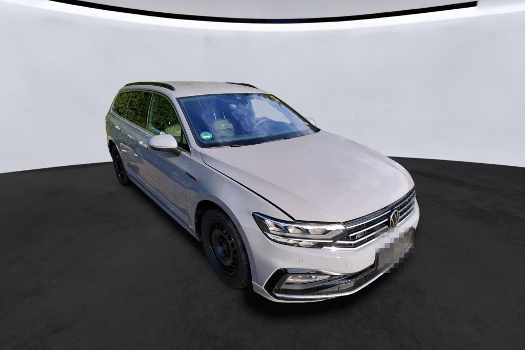 Volkswagen Passat Variant R-Line 4M LED AHK VIRTUAL Kamera foto 6