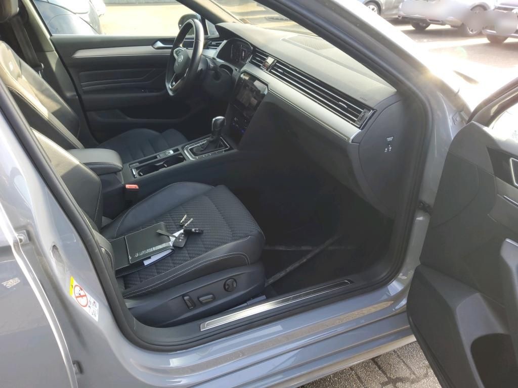 Volkswagen Passat Variant R-Line 4M LED AHK VIRTUAL Kamera foto 8