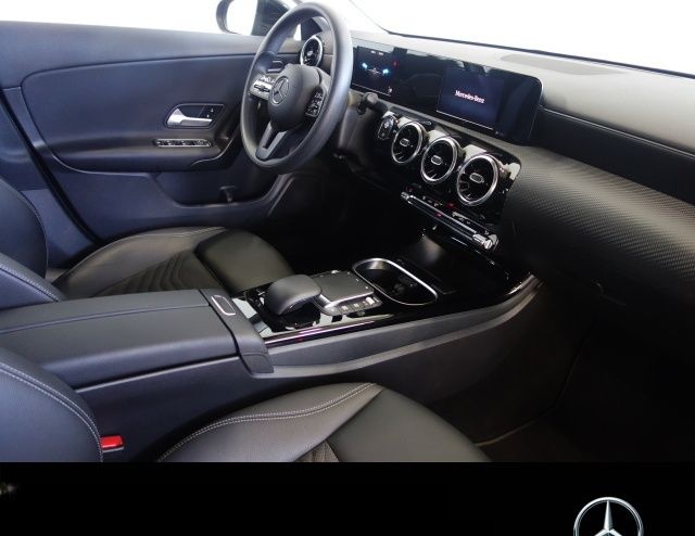 Mercedes-Benz CLA 180 SB CARPLAY*PTS*NAVI*TEMPOMAT*SHZ*DAB*DKG foto 9