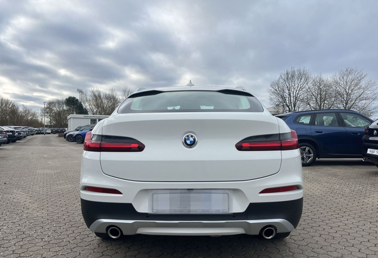 BMW X4 xDrive 20i xLine/StandHZG/AHK/Panodach/Navi foto 14