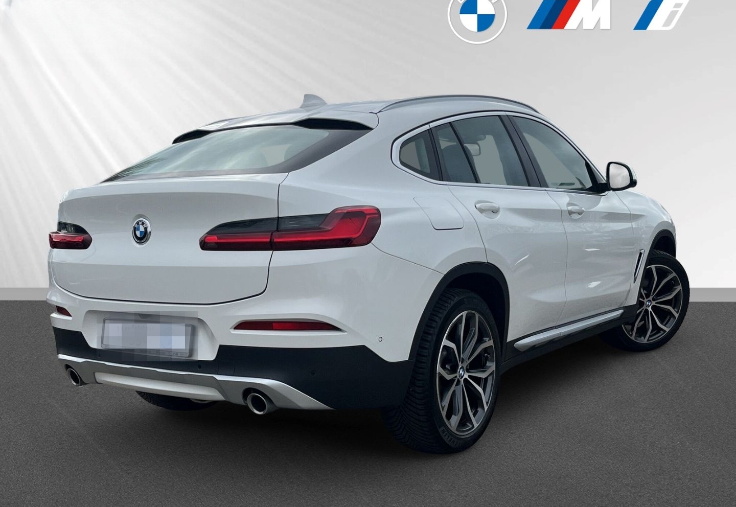 BMW X4 xDrive 20i xLine/StandHZG/AHK/Panodach/Navi foto 3